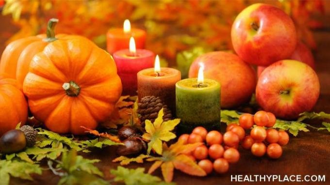 Thanksgiving forverrer ofte mental helse. Lær noen måter å ta vare på din mentale helse under Thanksgiving på HealthyPlace.com 