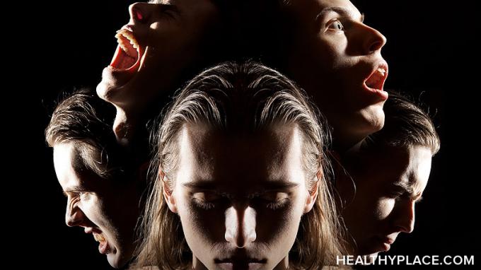 Auditive hallusinasjoner er et nøkkeltegn på schizofreni. Finn ut hvordan det er å høre stemmer og ha en visuell hallusinasjon.