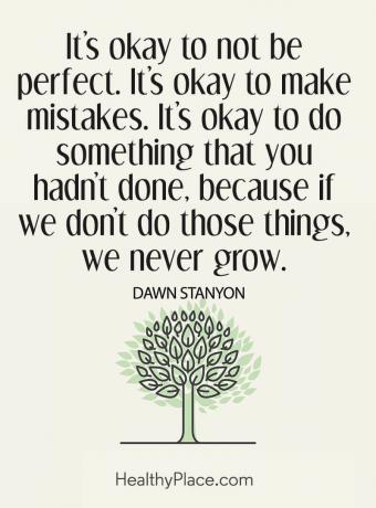 Positive motiverende sitater forteller oss å prøve nye ting - Det er greit å ikke være perfekt. Det er greit å gjøre feil. Det er greit å gjøre noe du ikke hadde gjort, for hvis vi ikke gjør det, vokser vi aldri.
