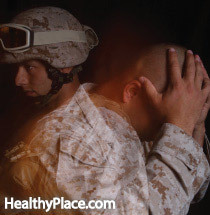 PTSD lider ofte av de i militæret, men kamprelatert PTSD er ikke den eneste typen. Andre mennesker lider av traumer og PTSD.