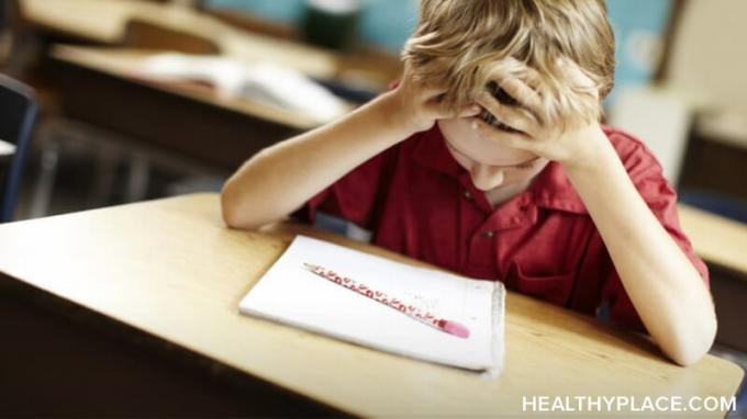 Avslag på skolen skjer i familier med barn som lever med psykisk sykdom. Avslag på skolen er et mareritt. Lær mer om hvordan du håndterer skoleavslag.