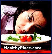 Spiseforstyrrelser er en gruppe symptomer, der et av de primære problemene er et usunt forhold til mat. Finn her, hva er tegnene på at du har et usunt forhold til mat.