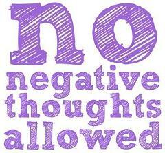 Holder negative tanker deg fra lykke? Det er mulig å gjøre disse negative tankene om til positiv selvsnakk. Lær hvordan med dette eksemplet. 