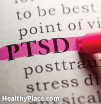 Kompleks posttraumatisk stresslidelse (PTSD) kan være kamprelatert, men er mer typisk relatert til sivile årsaker. Lær om symptomene på kompleks PTSD.