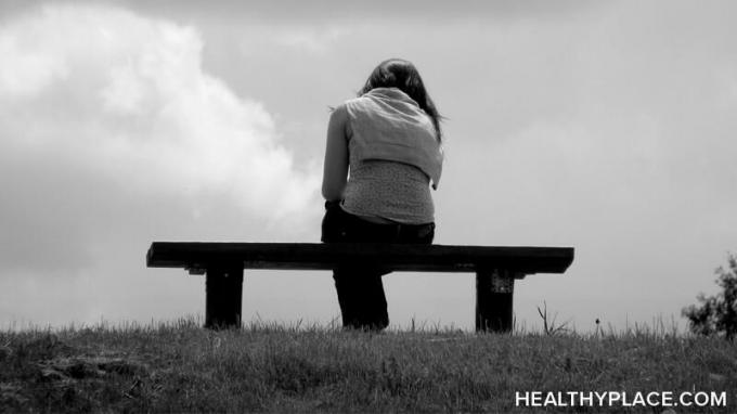 Selvskading og å føle seg ensom skaper en syklus som forsterker trangen til selvskading. Lær mer om syklusen av selvskading og å føle deg ensom på HealthyPlace.